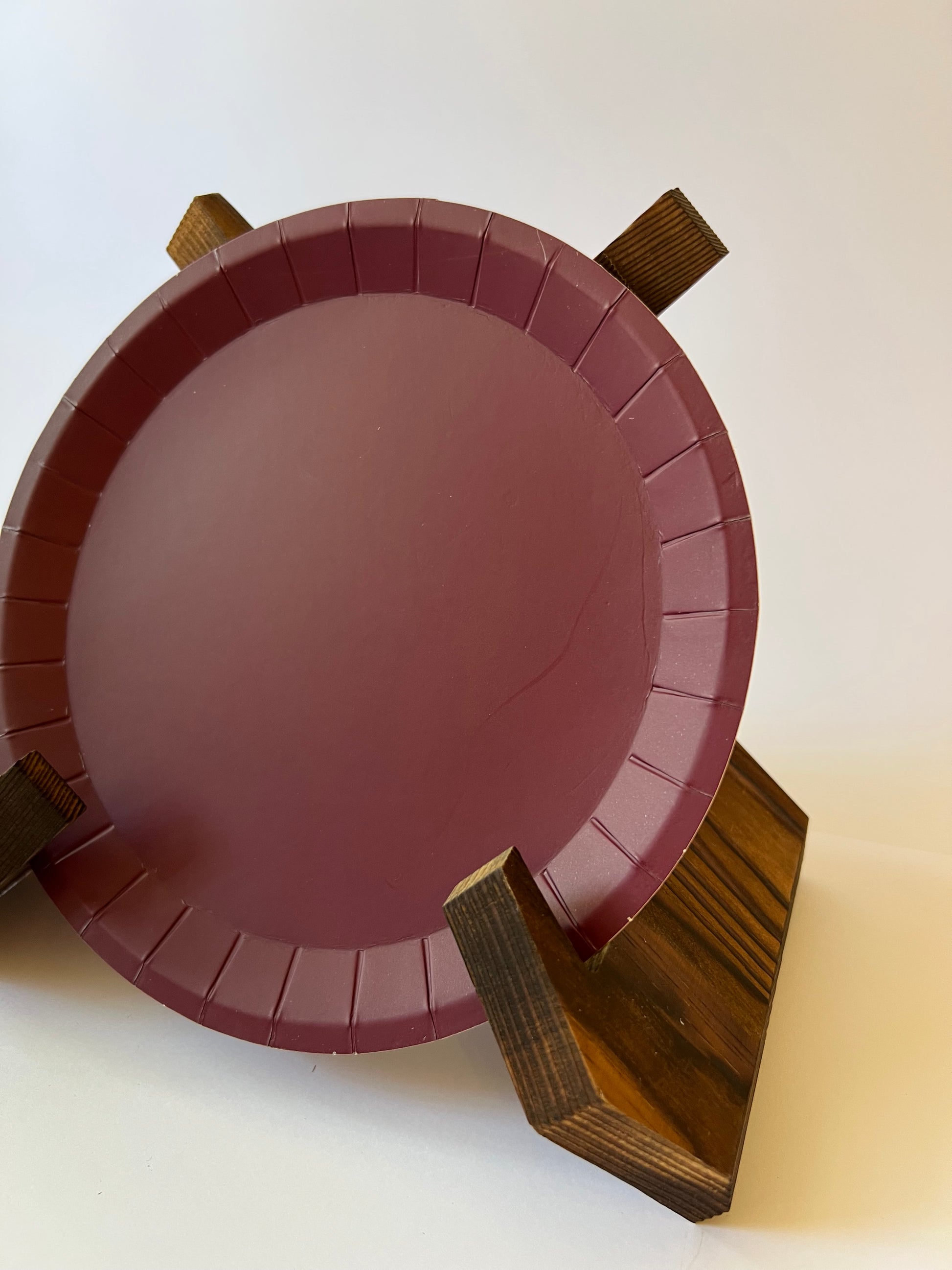 x24 SOLID COLOUR PAPER PLATES - Winterberries