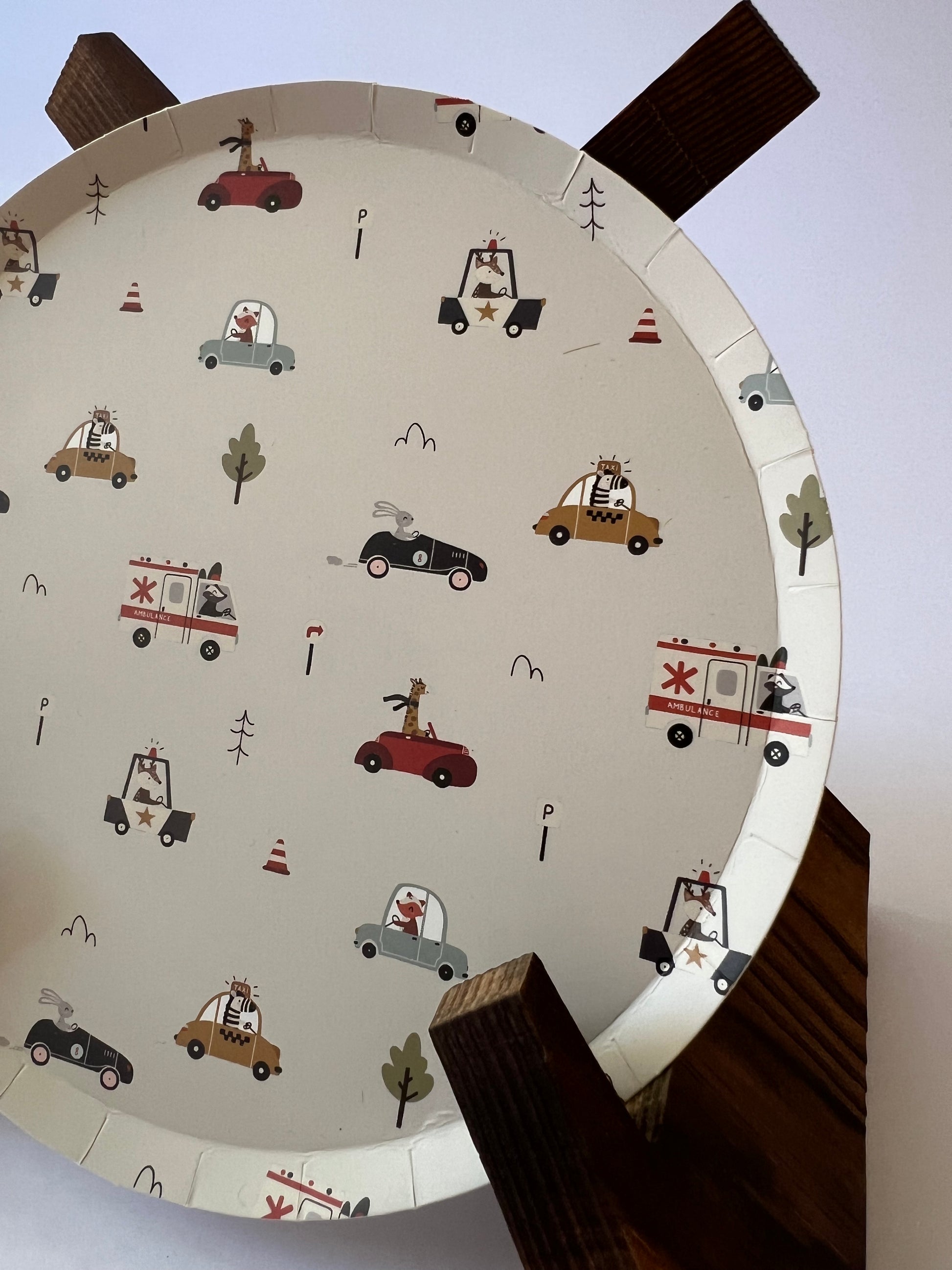 x8 CARS SMALL PAPER PLATES - Winterberries