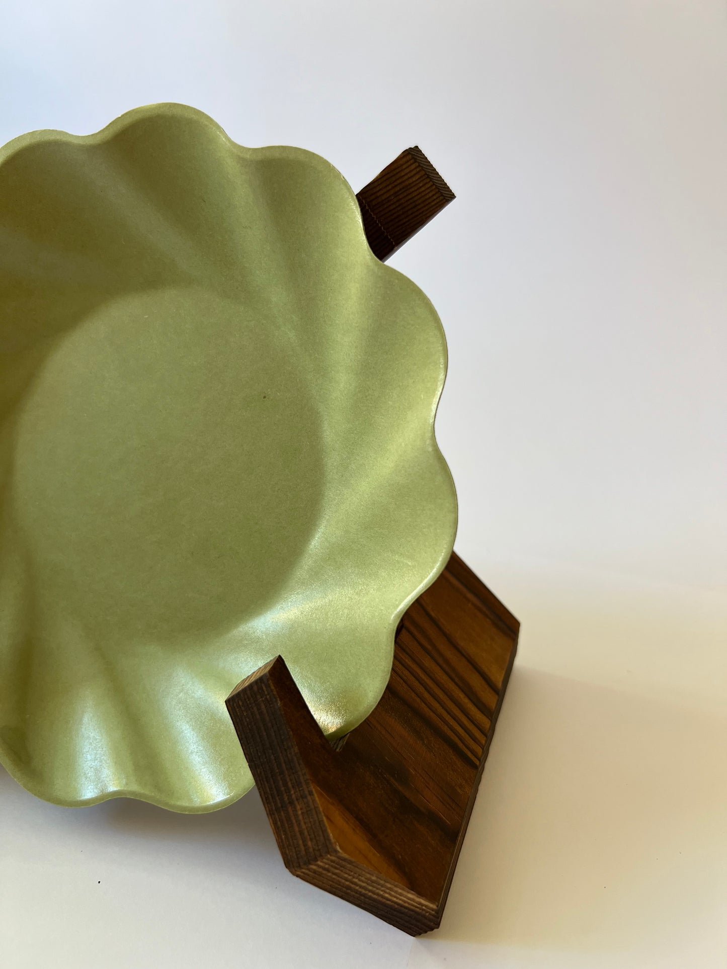 x8 SAGE WAVY SMALL BAMBOO PLATES - Winterberries