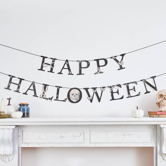 'HAPPY HALLOWEEN' CREEPY CHIC GARLAND - Winterberries
