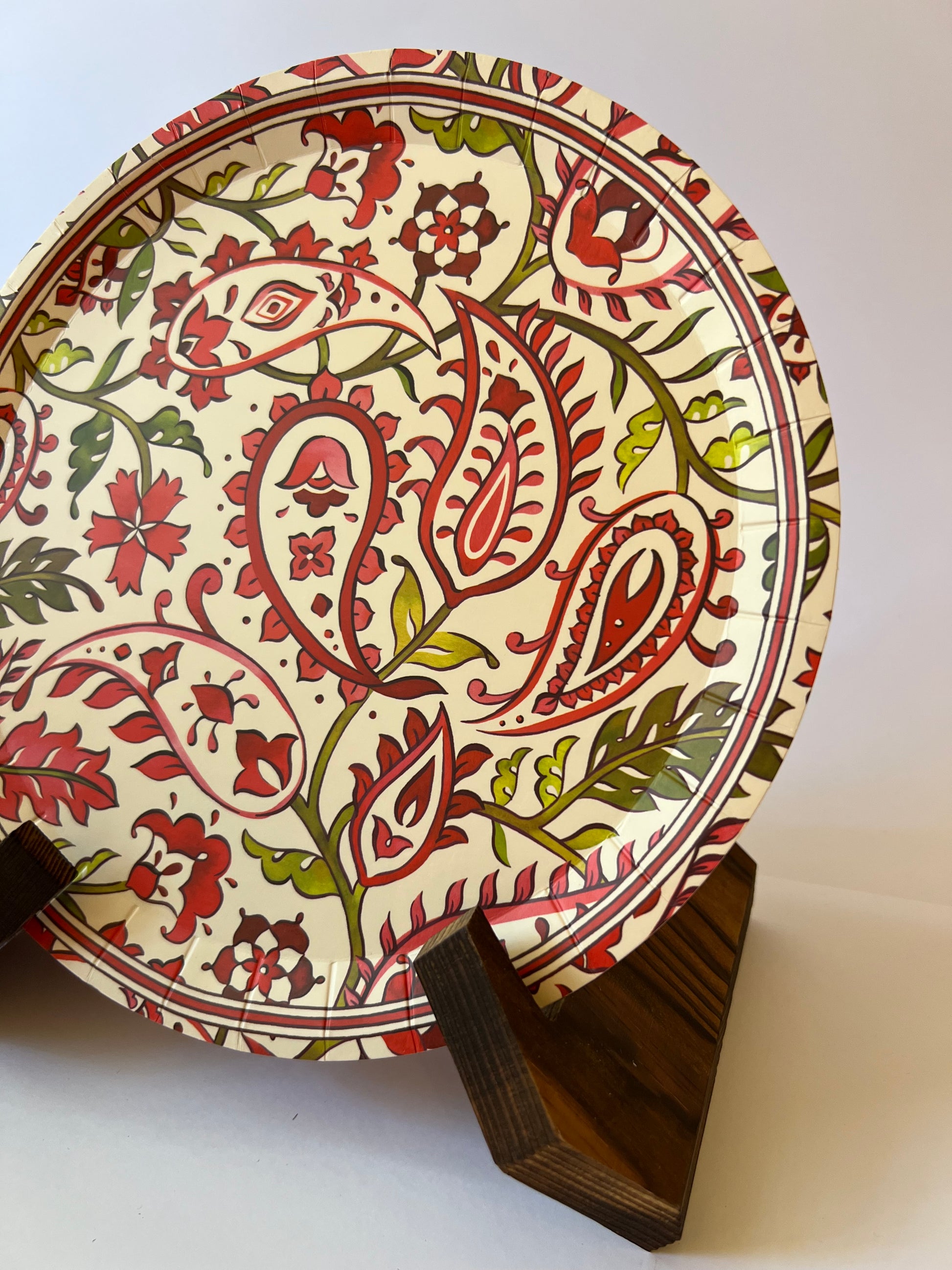 x10 Festive Paisley Plates - Winterberries