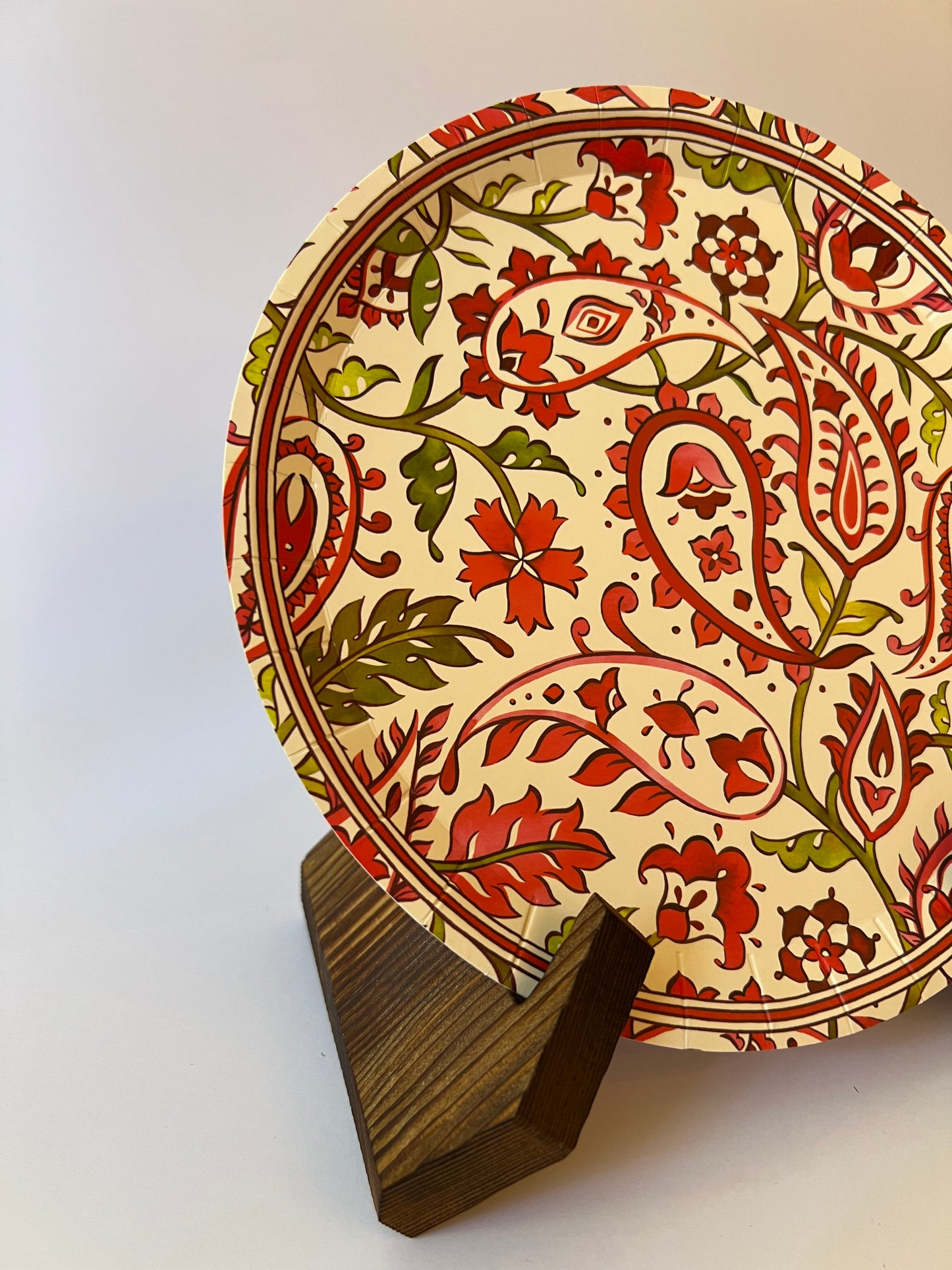 x10 Festive Paisley Plates - Winterberries