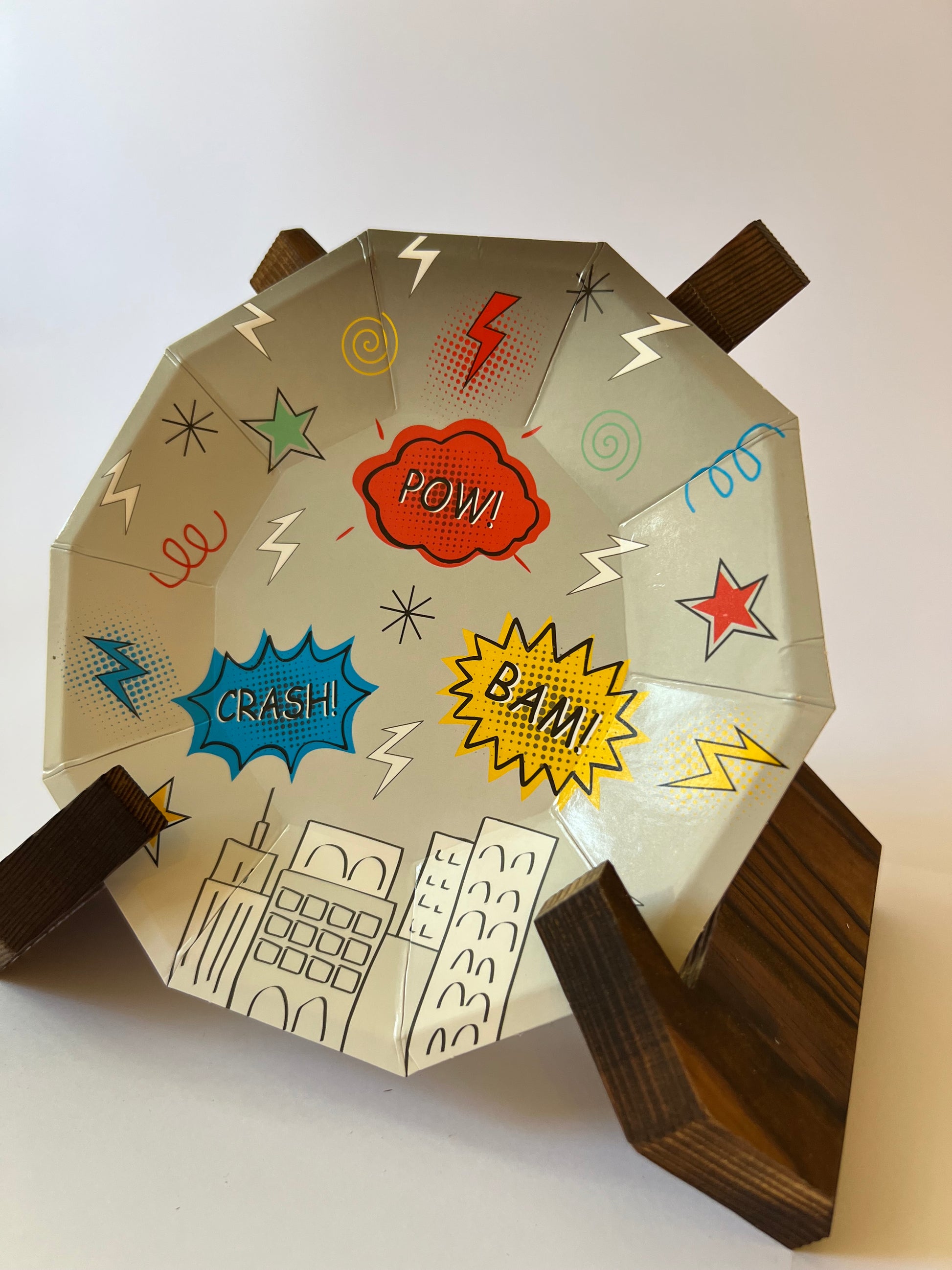 x8 SUPERHEROES PAPER PLATES - Winterberries