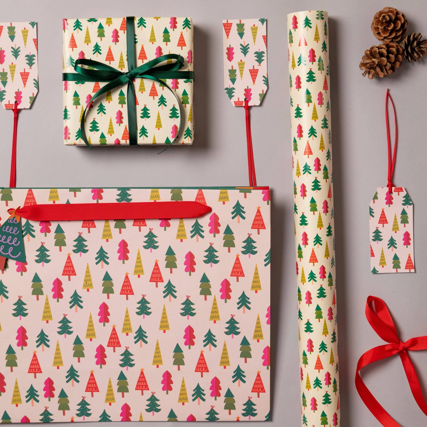 Christmas Gift Wrapping Paper 3M Tree Cream FSC - Winterberries