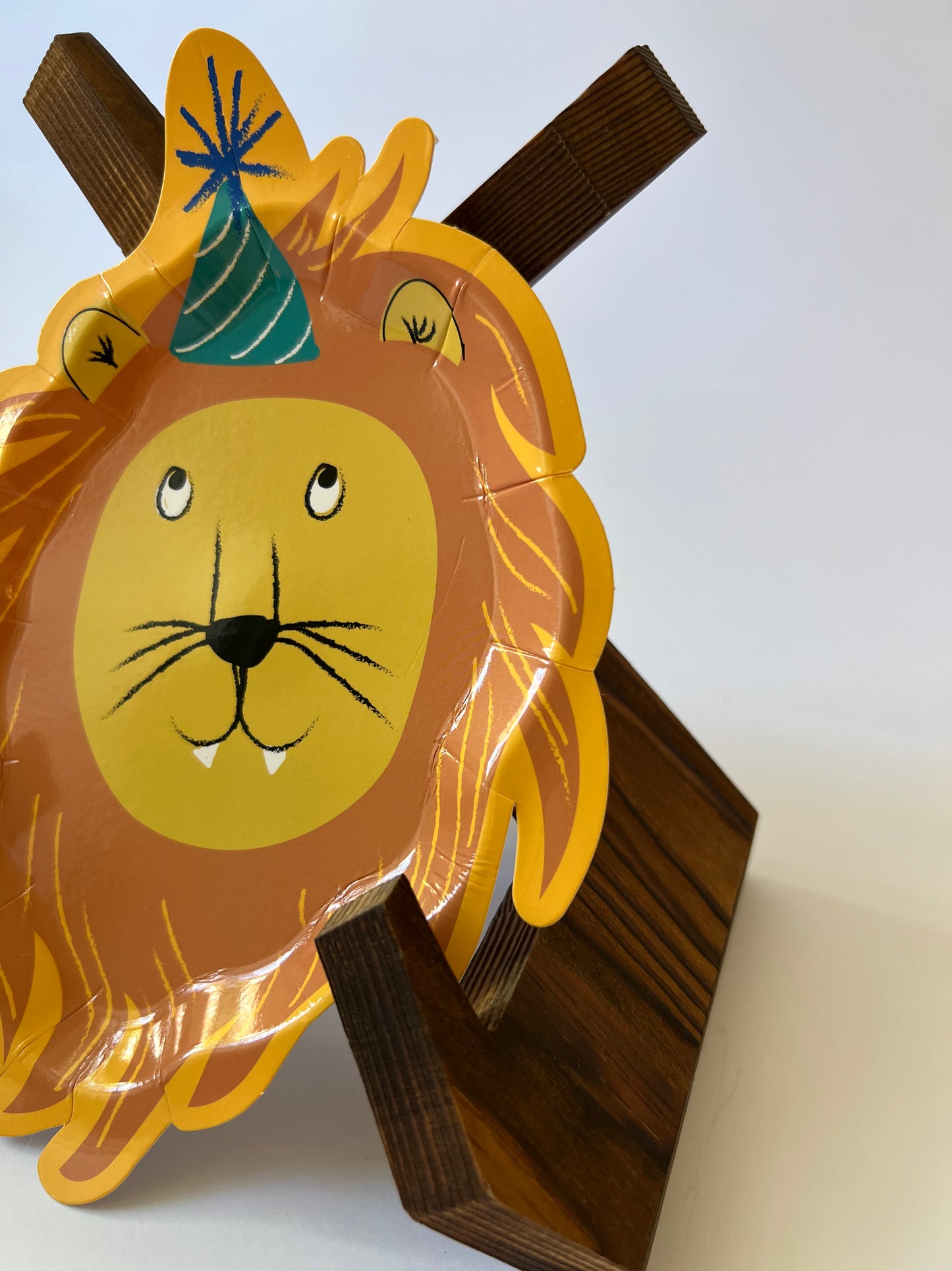x8 King Lion Plates - Winterberries