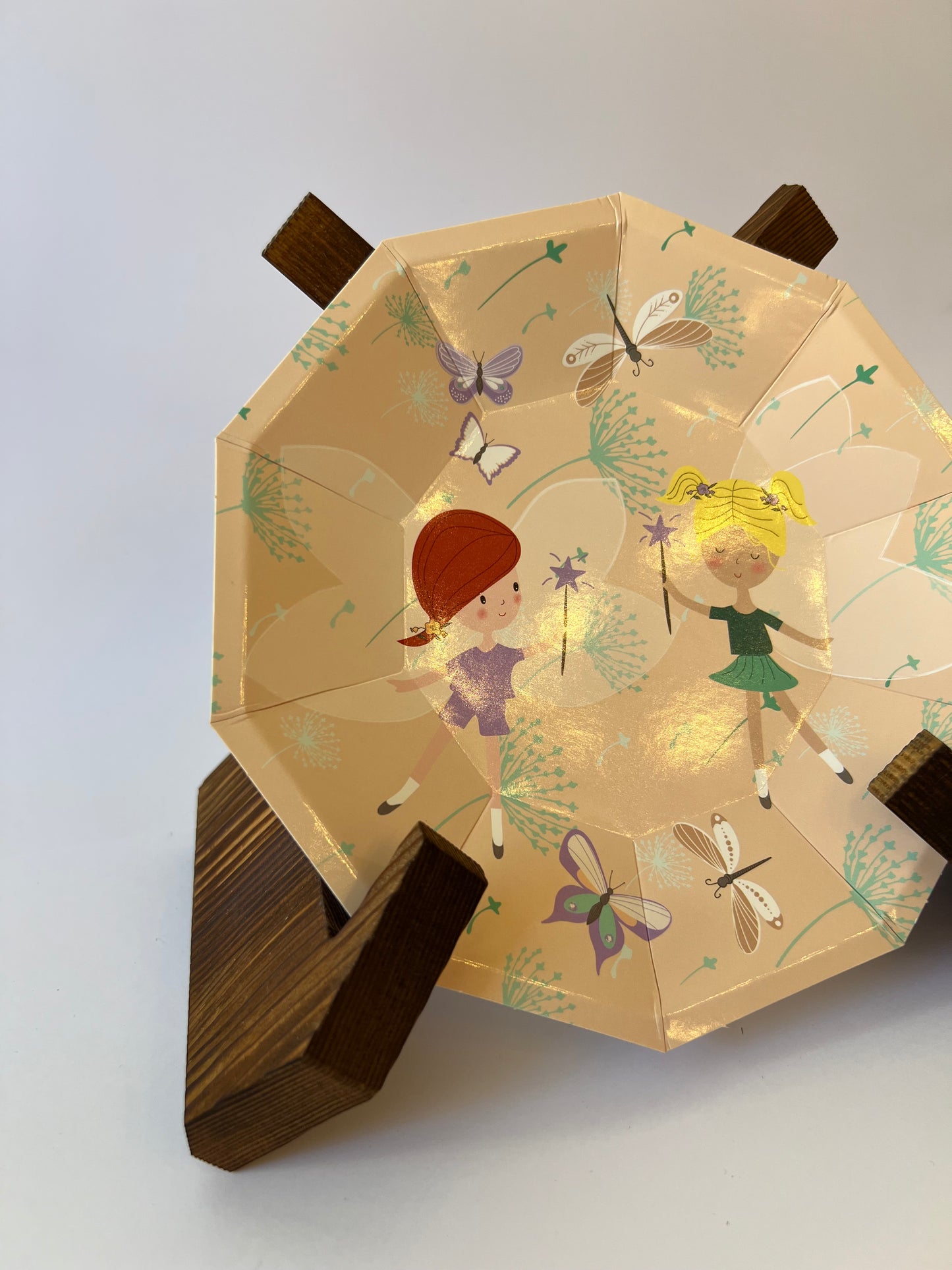 x8 MAGICAL FAIRIES PAPER PLATES - Winterberries
