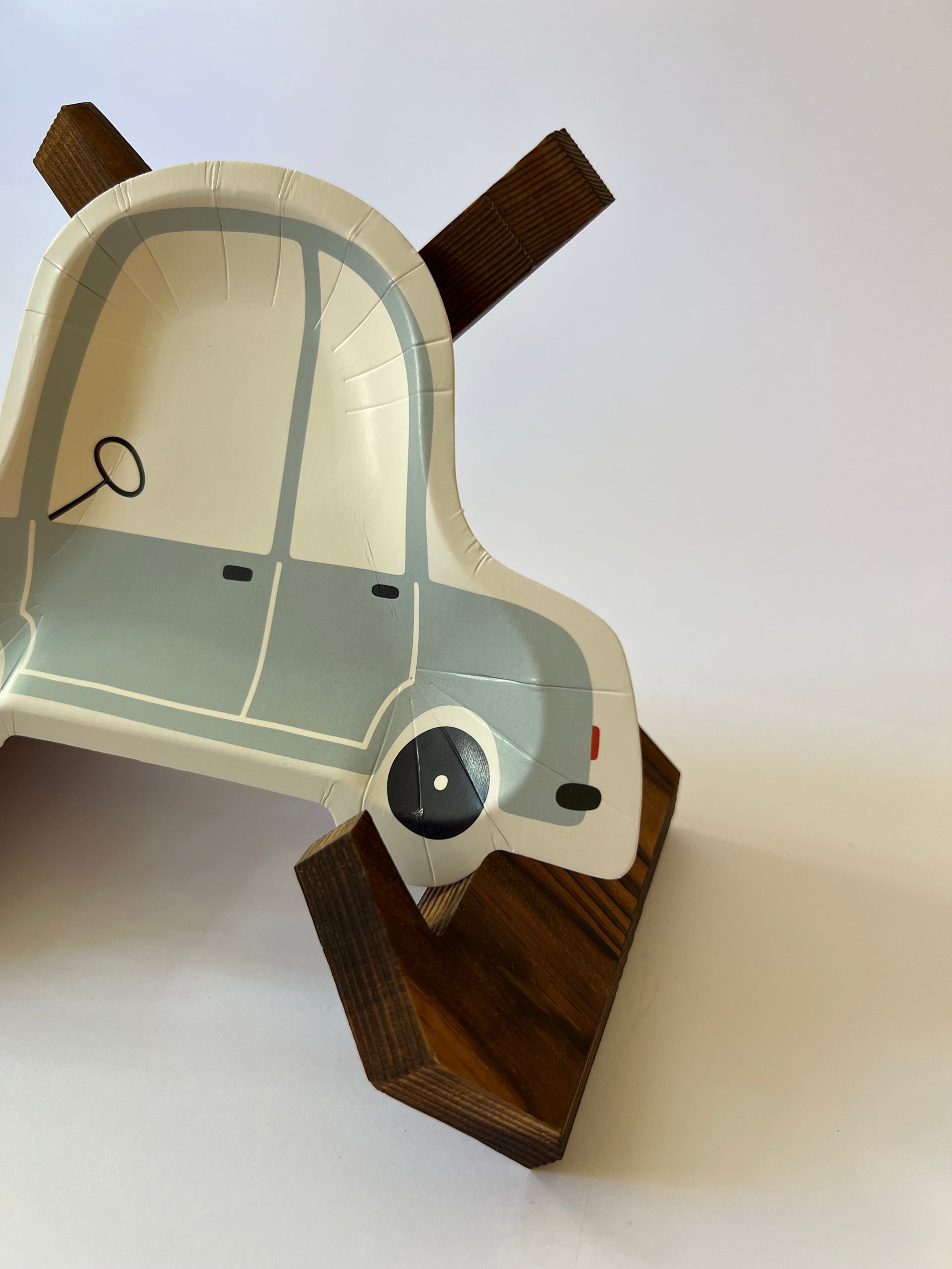 x12 BLUE CAR SHAPED PAPER PLATES - Winterberries