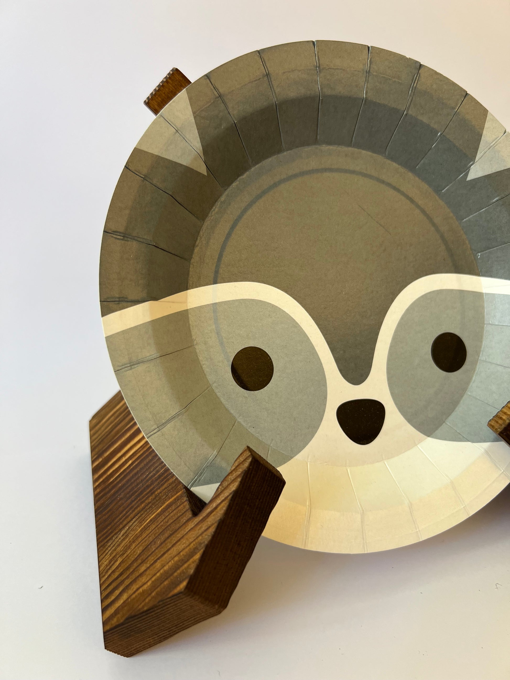 x8 FOREST ANIMAL FACES PAPER PLATES - Winterberries