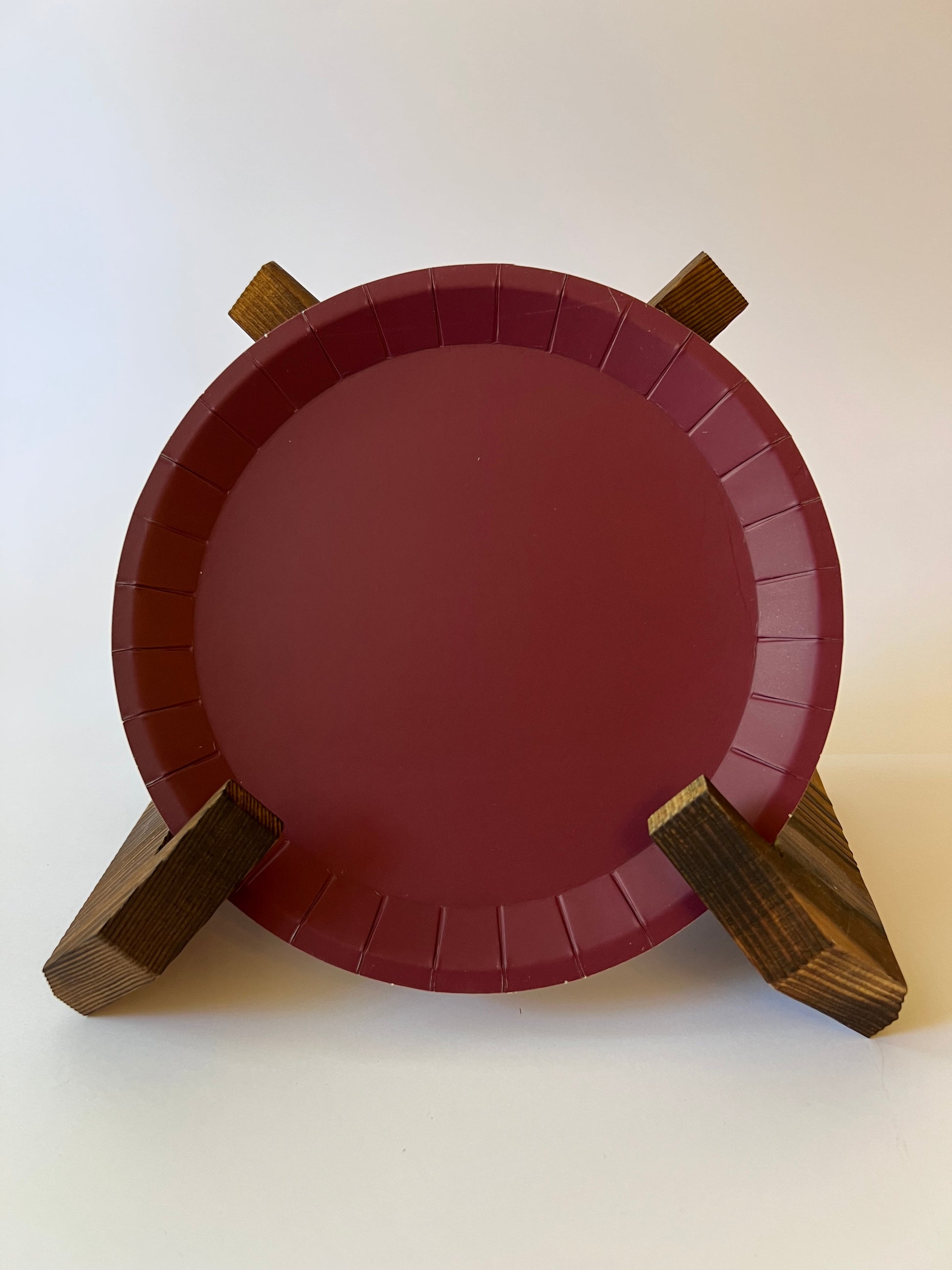 x24 SOLID COLOUR PAPER PLATES - Winterberries