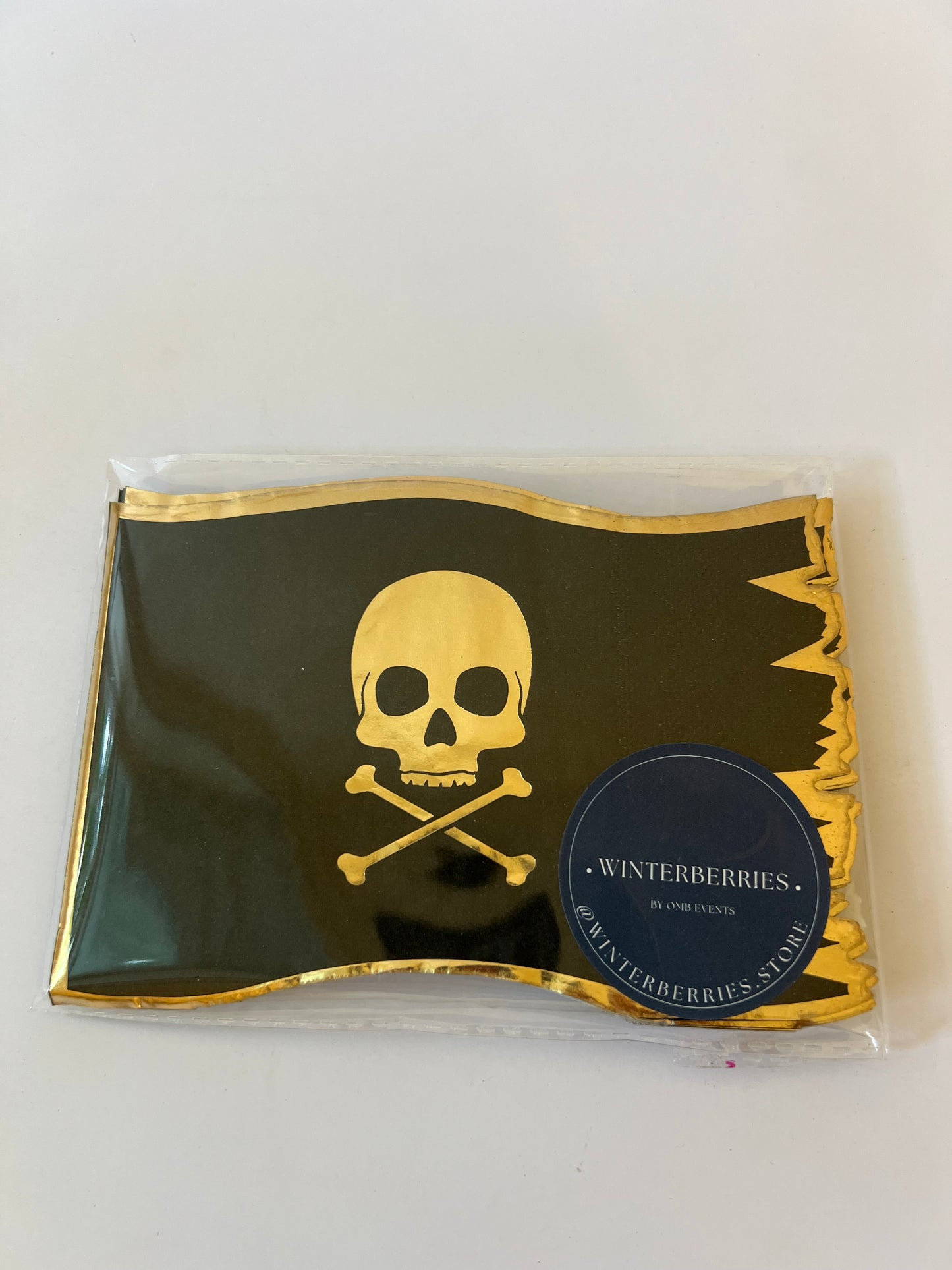 x16 PIRATE FLAG SHAPED PAPER NAPKINS - Winterberries