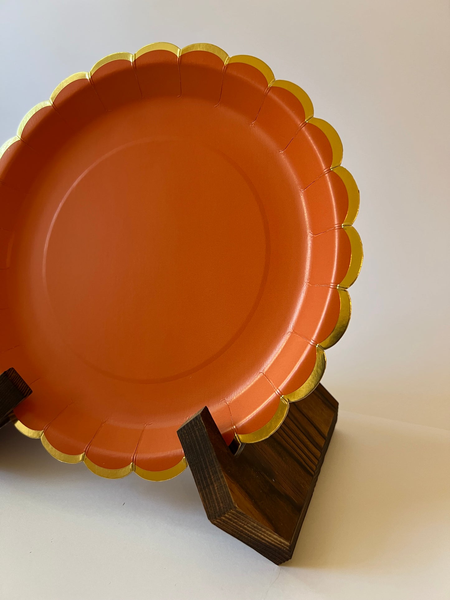 x8 Terracotta Scalloped Plates - Winterberries