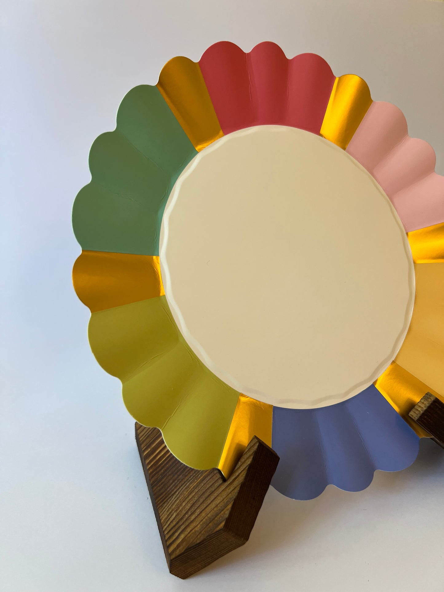 x8 MULTI-COLOURED SCALLOPED LARGE PAPER PLATES - Winterberries
