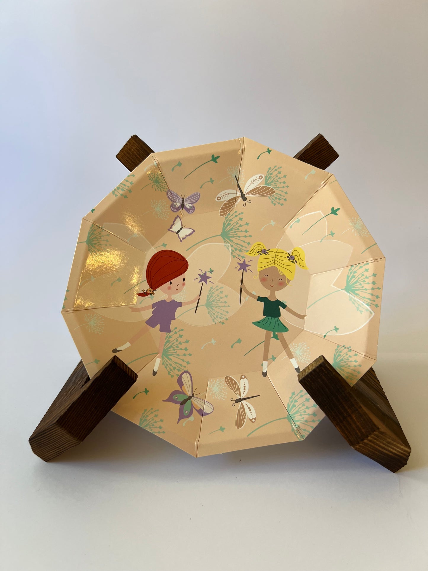 x8 MAGICAL FAIRIES PAPER PLATES - Winterberries