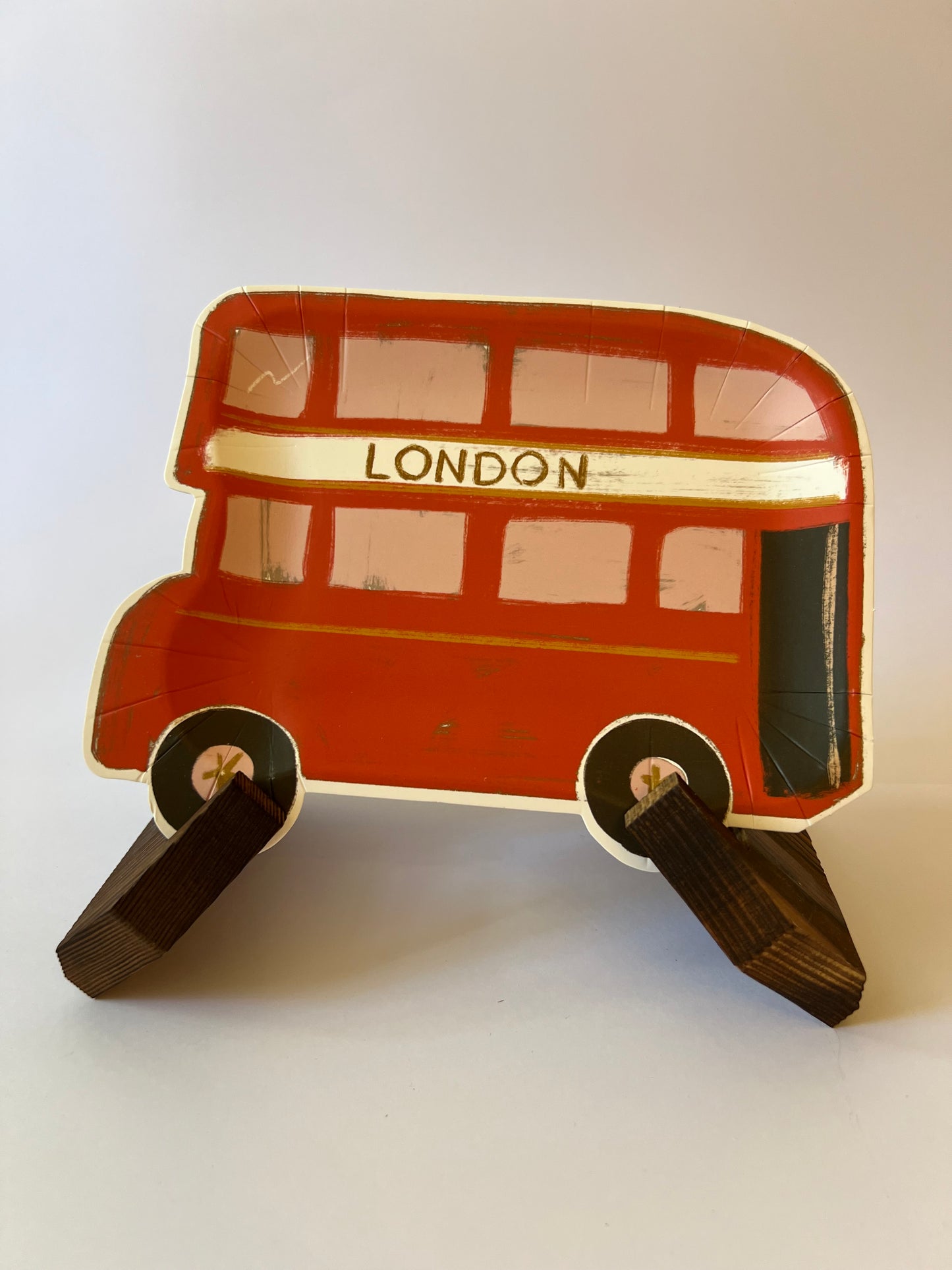 x8 LONDON BUS SHAPED PAPER PLATES - Winterberries