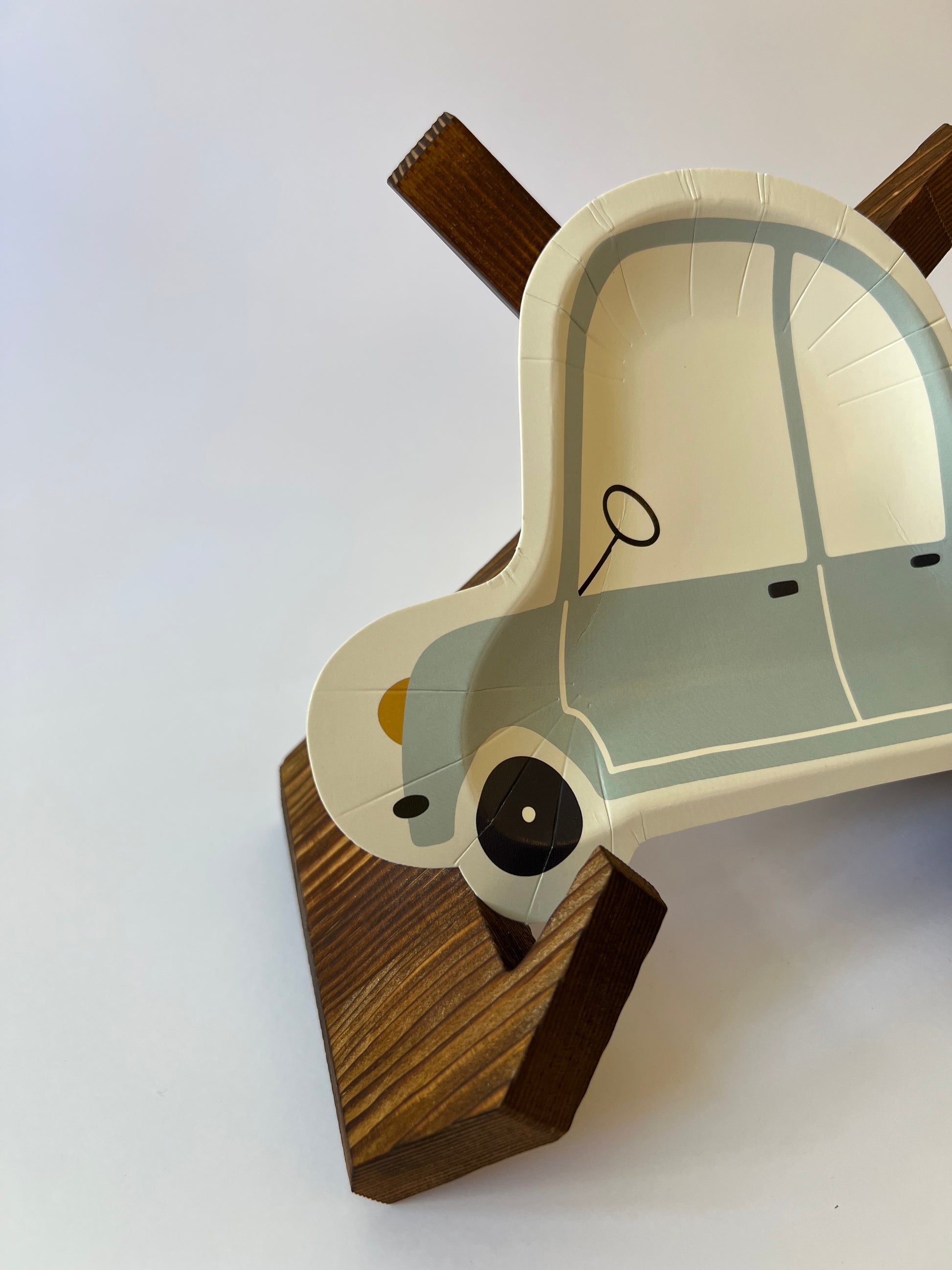 x12 BLUE CAR SHAPED PAPER PLATES - Winterberries