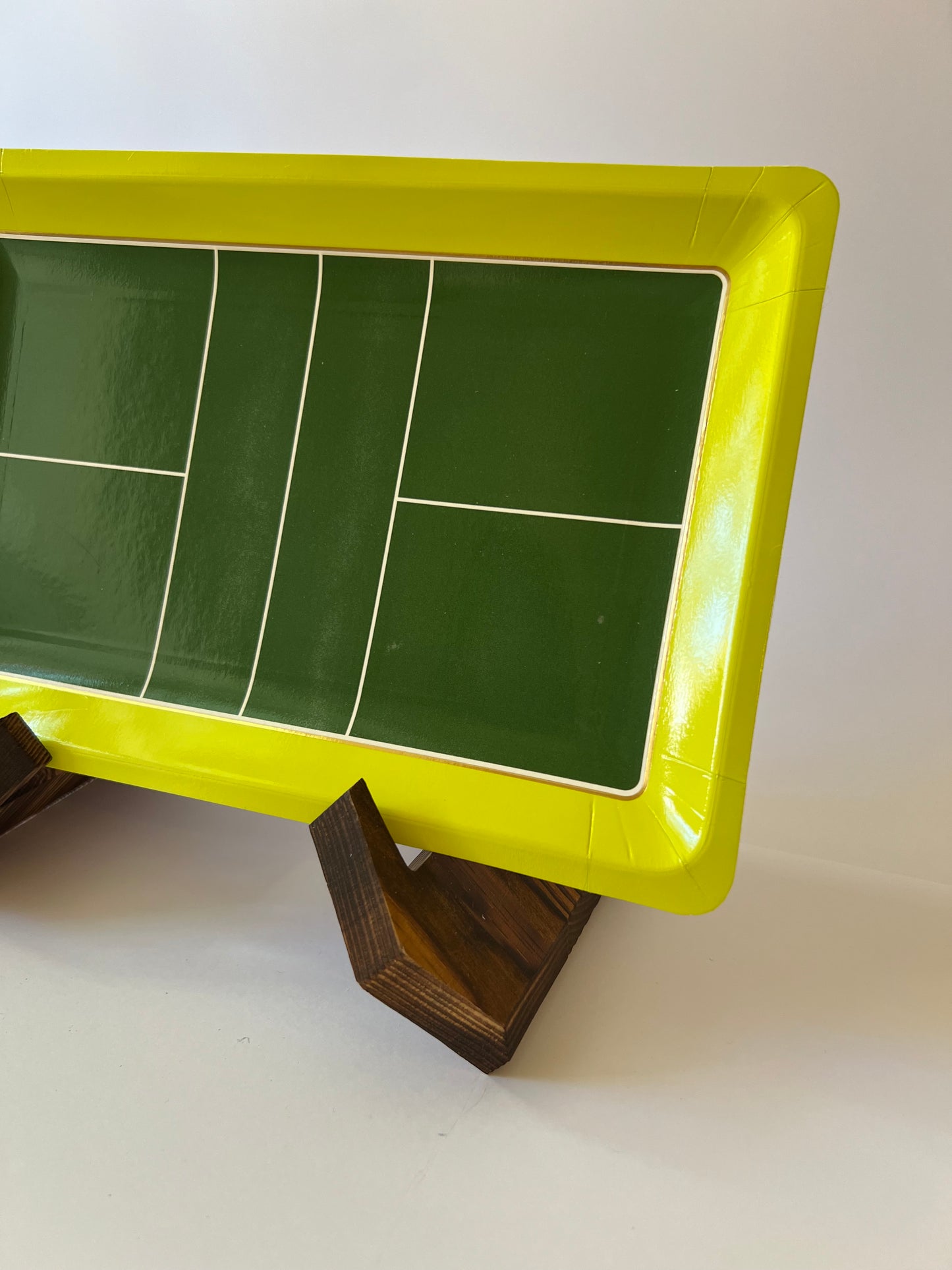 x8 PICKLEBALL COURT PAPER PLATES - Winterberries
