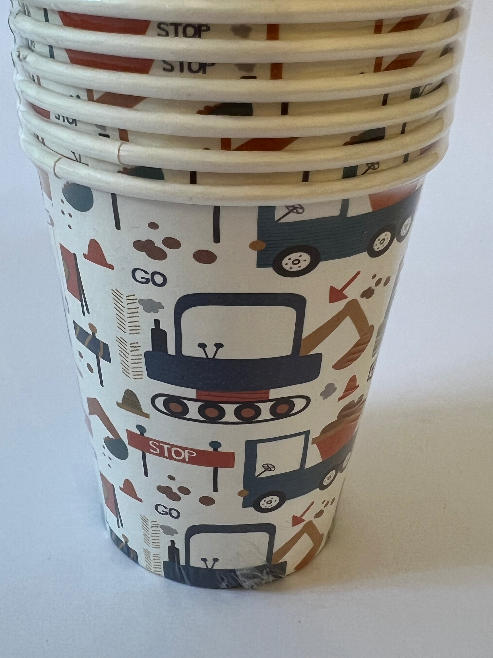 x8 BUILDER PAPER CUPS - Winterberries