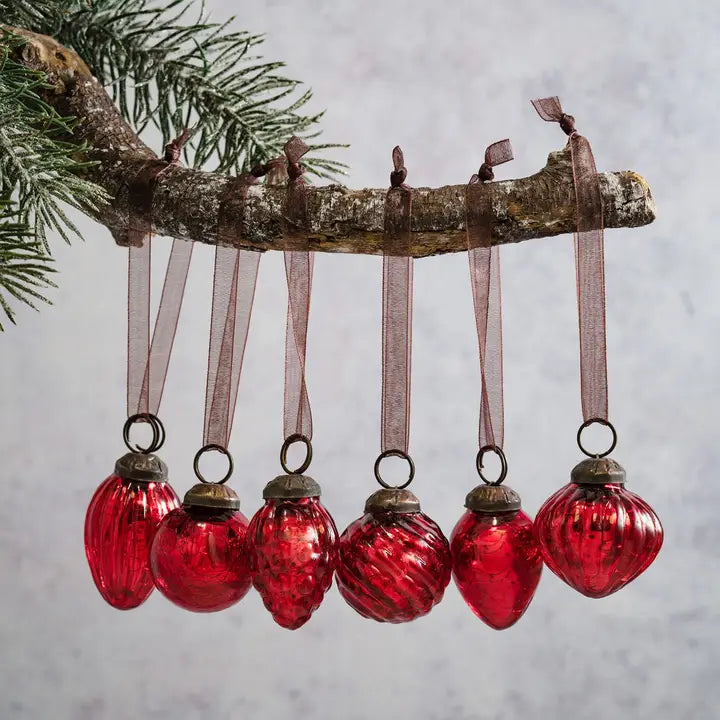 x6 1" Red Crackle Glass Baubles - Winterberries