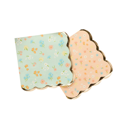 X16 FLORAL WITH GOLD SCALLOPED EDGE PAPER NAPKINS - Winterberries