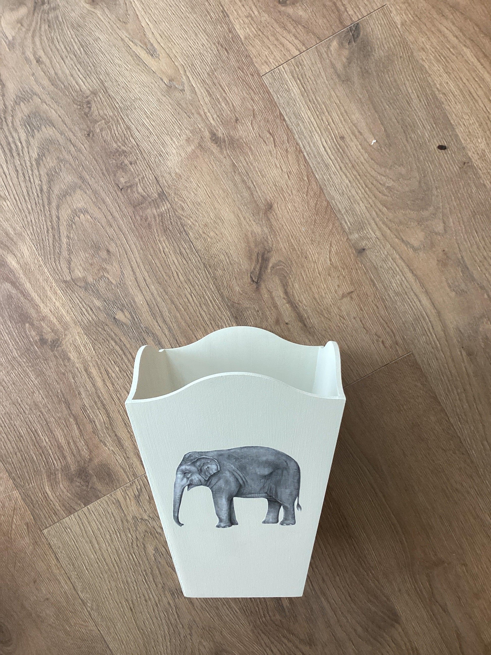 Elephant bin - Winterberries