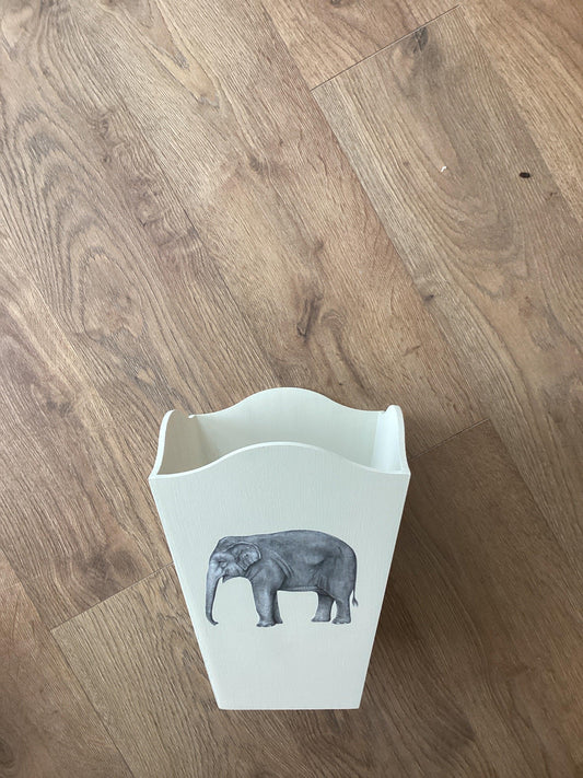 Elephant bin - Winterberries