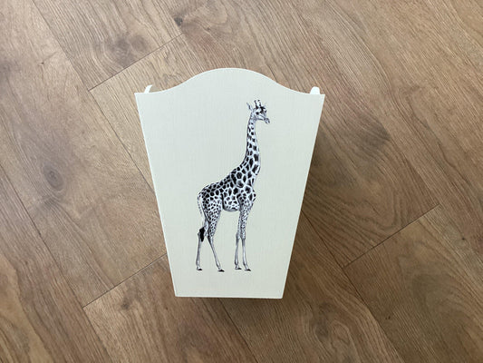 Giraffe bin - Winterberries