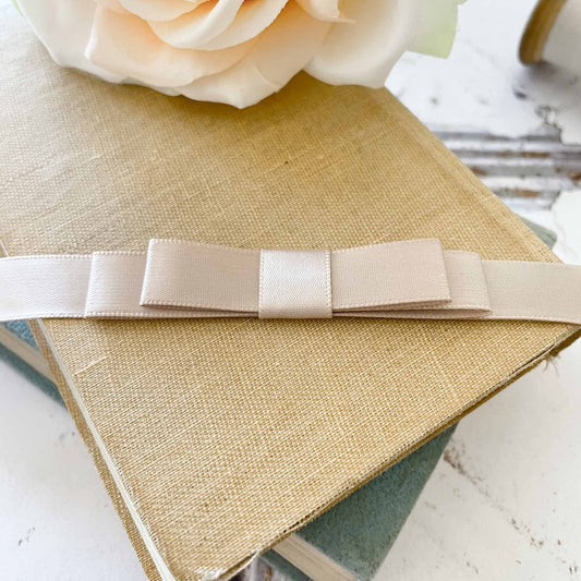 Dior Bow - Taupe - Winterberries