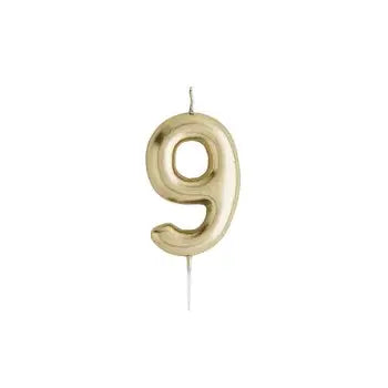 Gold number 9 candle - Winterberries