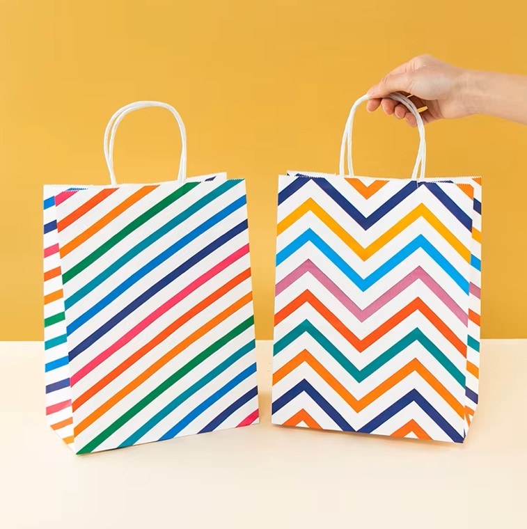 Arrow Party Bag - Winterberries
