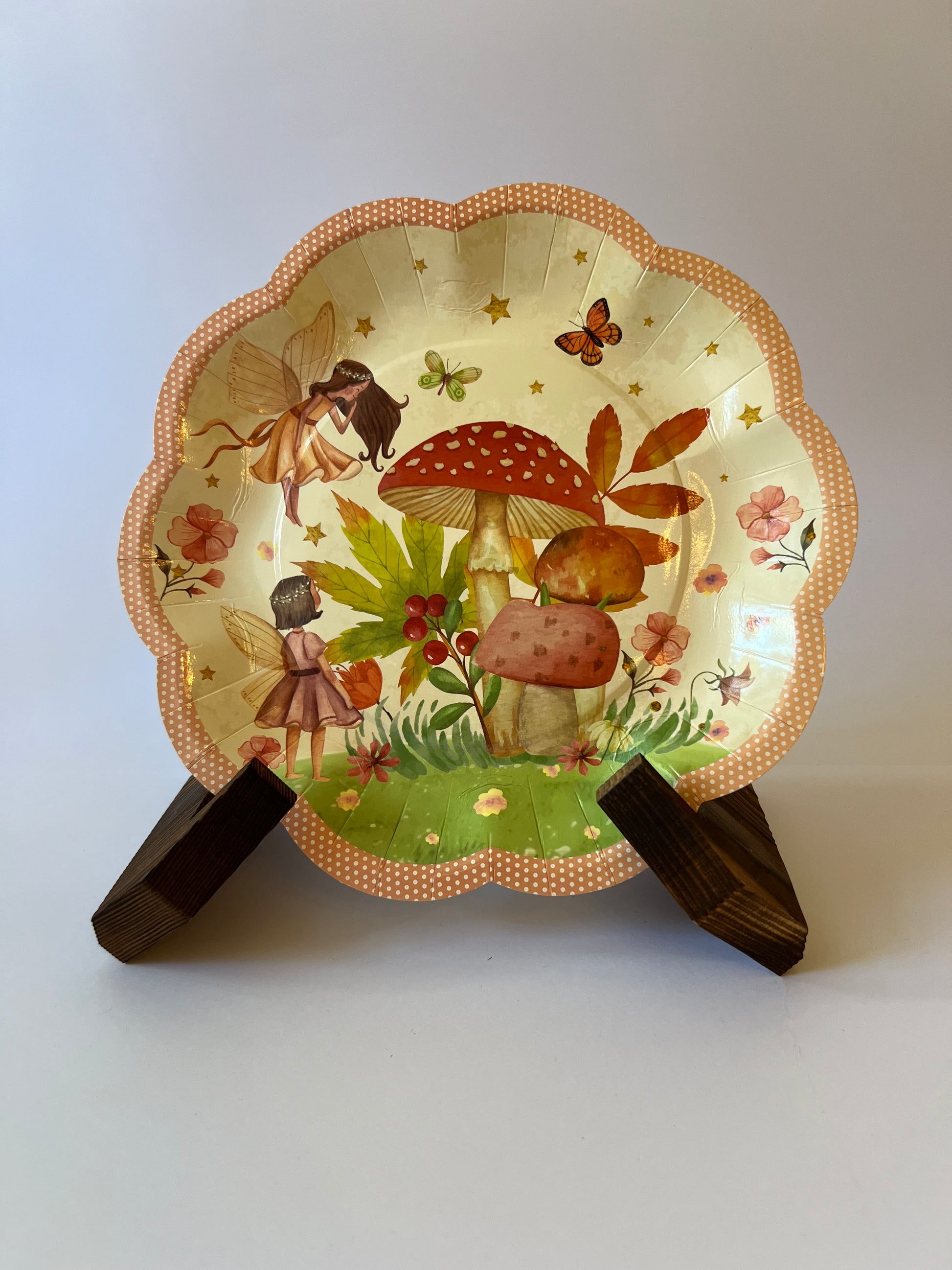 x8 Fairy Mushroom Plates - Winterberries