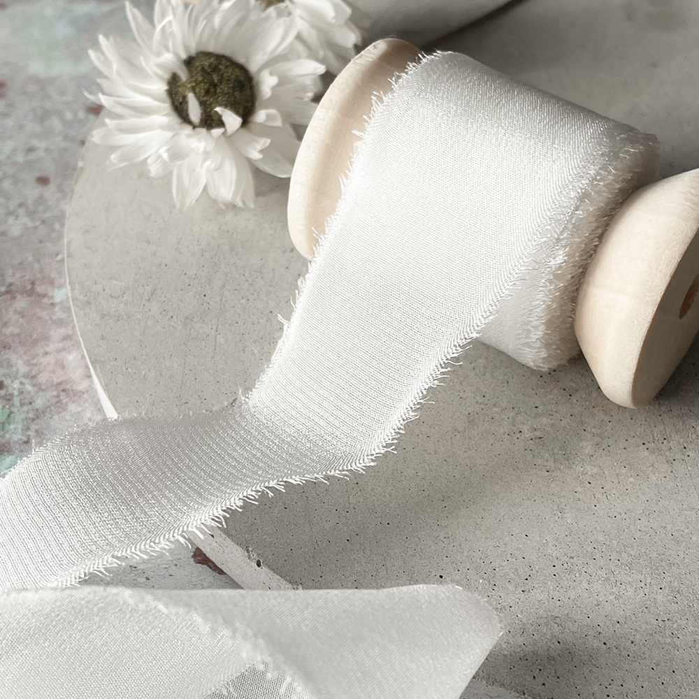 25mm Silk Ribbon in White - Winterberries