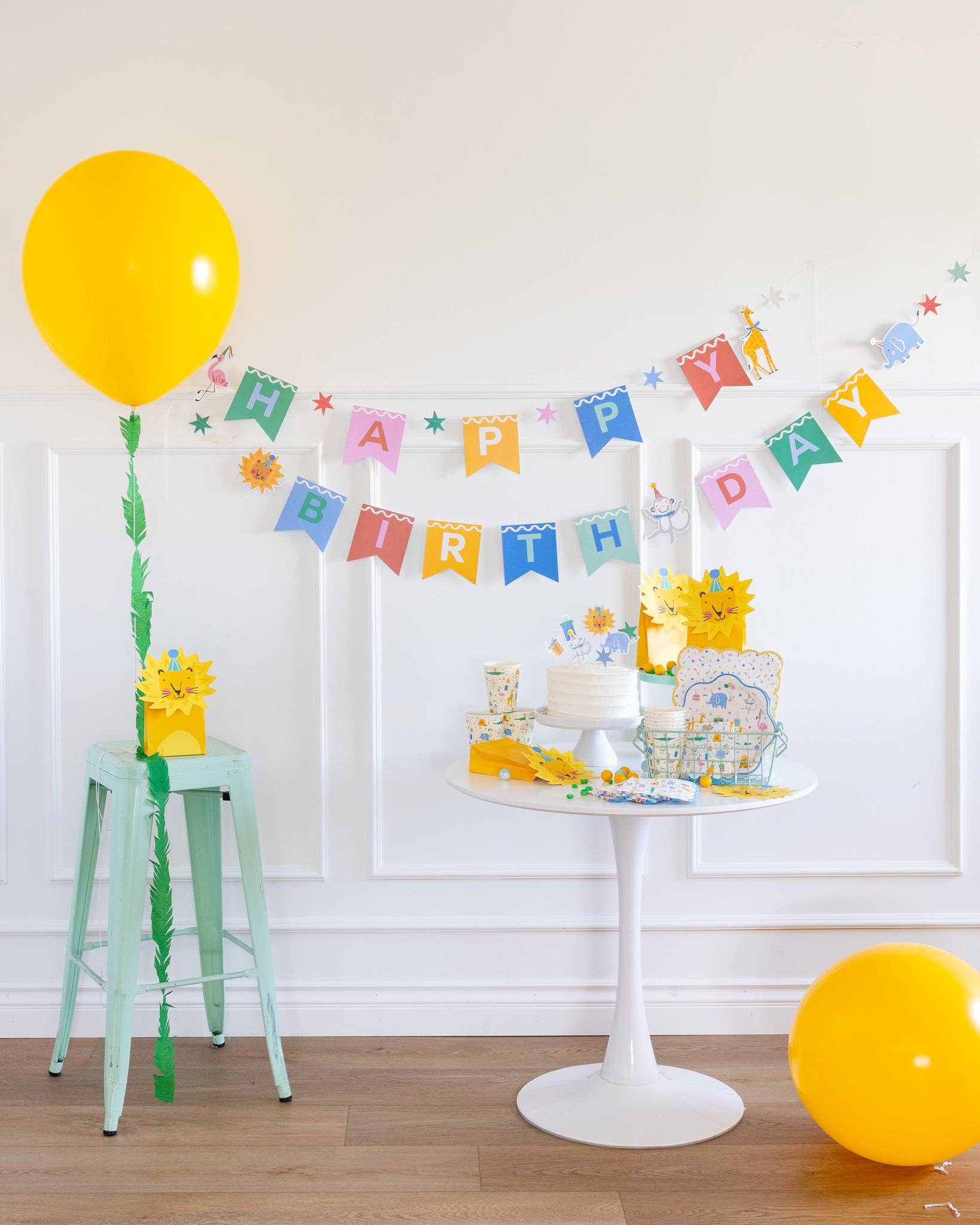 PLAML02 - Animal Party Happy Birthday Banner - Winterberries