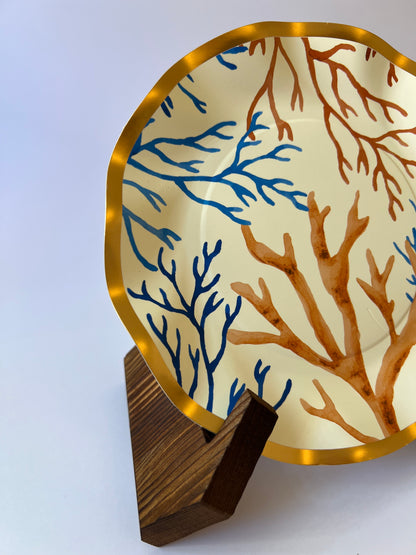x8 SEALIFE WAVY GOLD PAPER PLATES - Winterberries