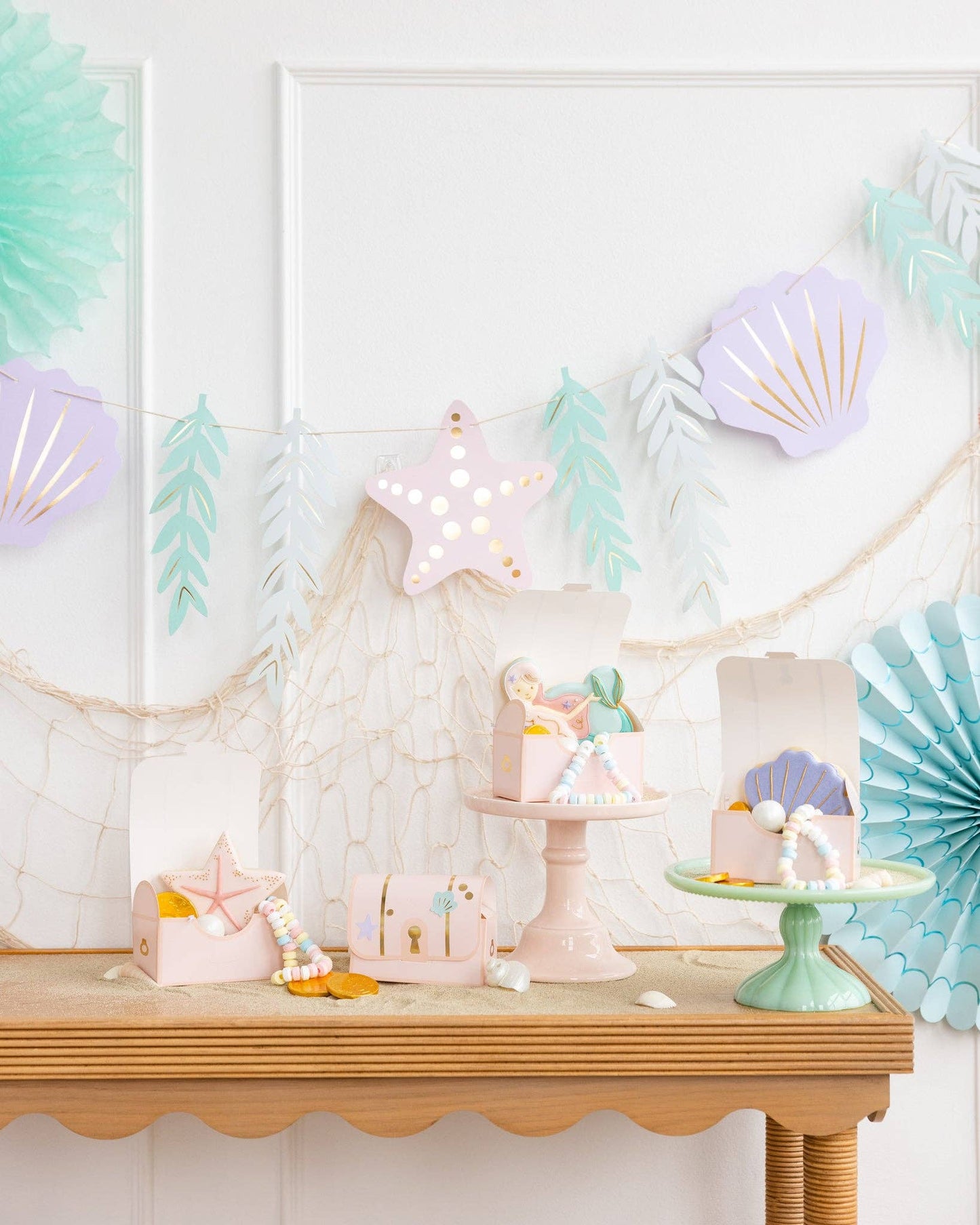 SEA1004 - Under the Sea Jumbo Banner - Winterberries