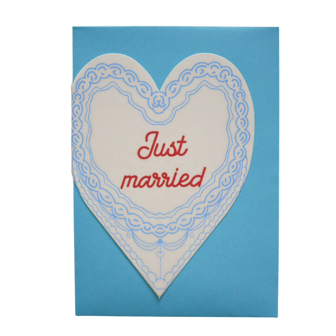 JUST MARRIED CAKE HEART CARD