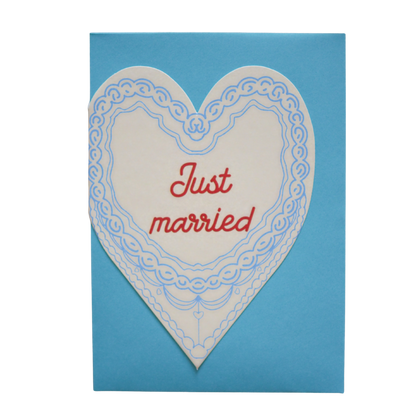 JUST MARRIED CAKE HEART CARD