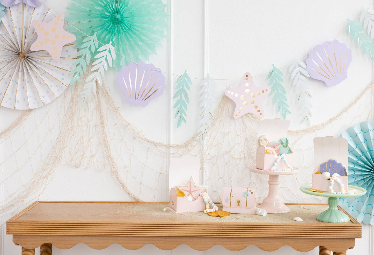 SEA1004 - Under the Sea Jumbo Banner - Winterberries