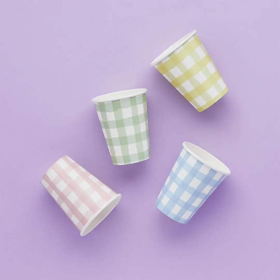 Gingham Paper Cups 8 Pack - Winterberries