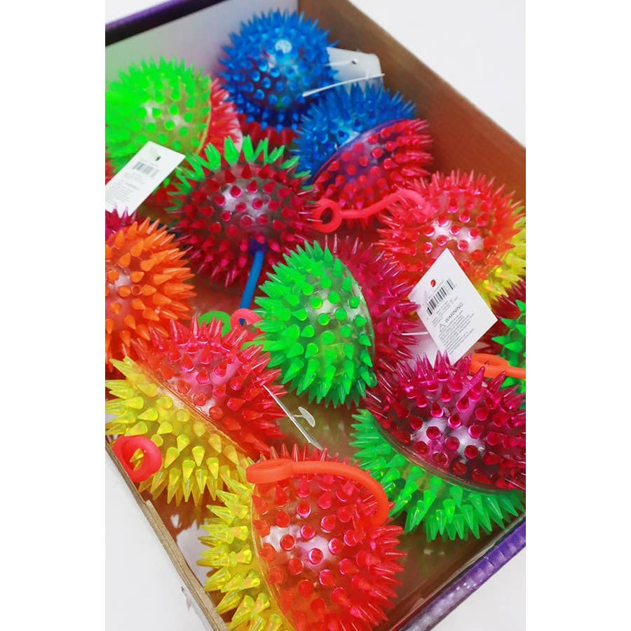 LIGHT UP SPIKE YOYO BALL - Winterberries