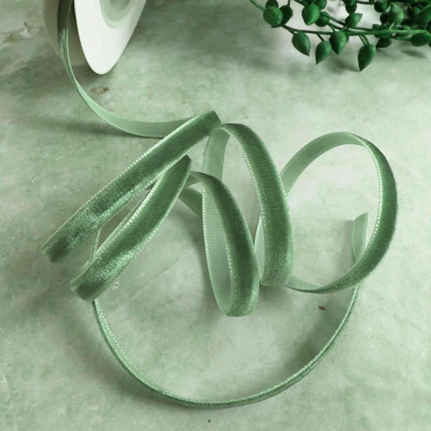 Hunter Green Velvet Ribbon - Various Widths | 3 Meter Roll - Winterberries
