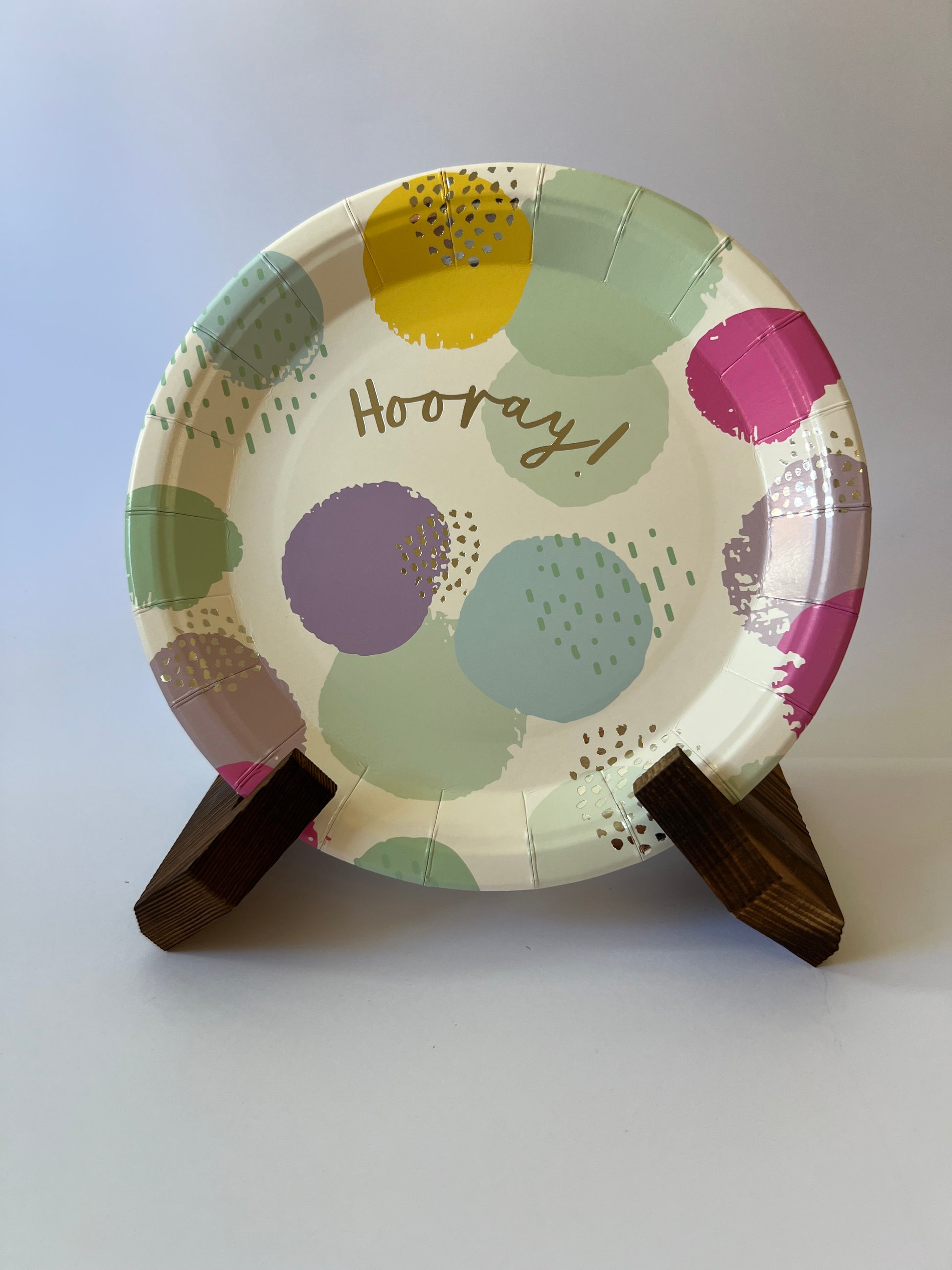 x10 PASTEL 'HOORAY' PAPER PLATES - Winterberries