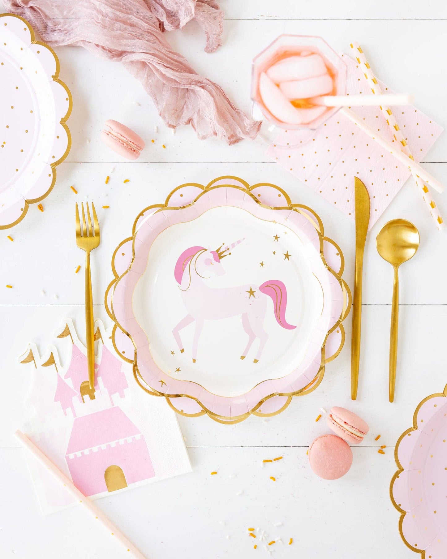 PLMAG40 - Pink Unicorn Ruffle Edge Plate - Winterberries