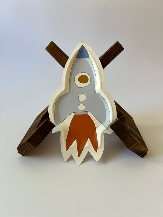 x8 ROCKET SHIP SHAPED PAPER PLATES - Winterberries