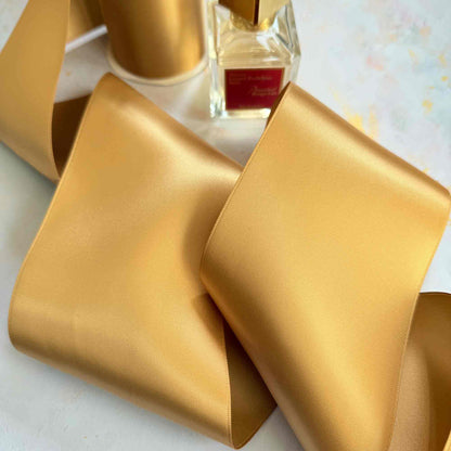 Old Gold Satin Ribbon: 10 Meter Roll / 19 mm - Winterberries