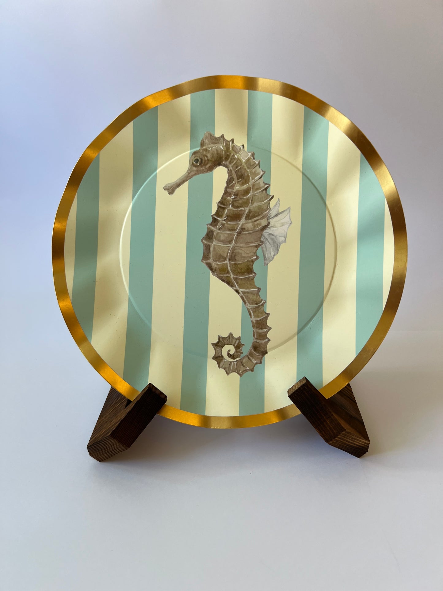 x8 SEAHORSE WAVY PAPER PLATES - Winterberries