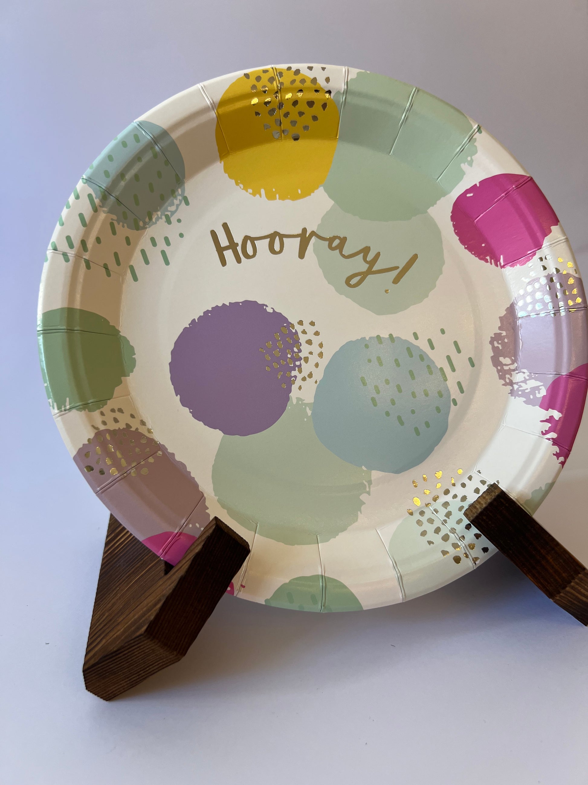 x10 PASTEL 'HOORAY' PAPER PLATES - Winterberries