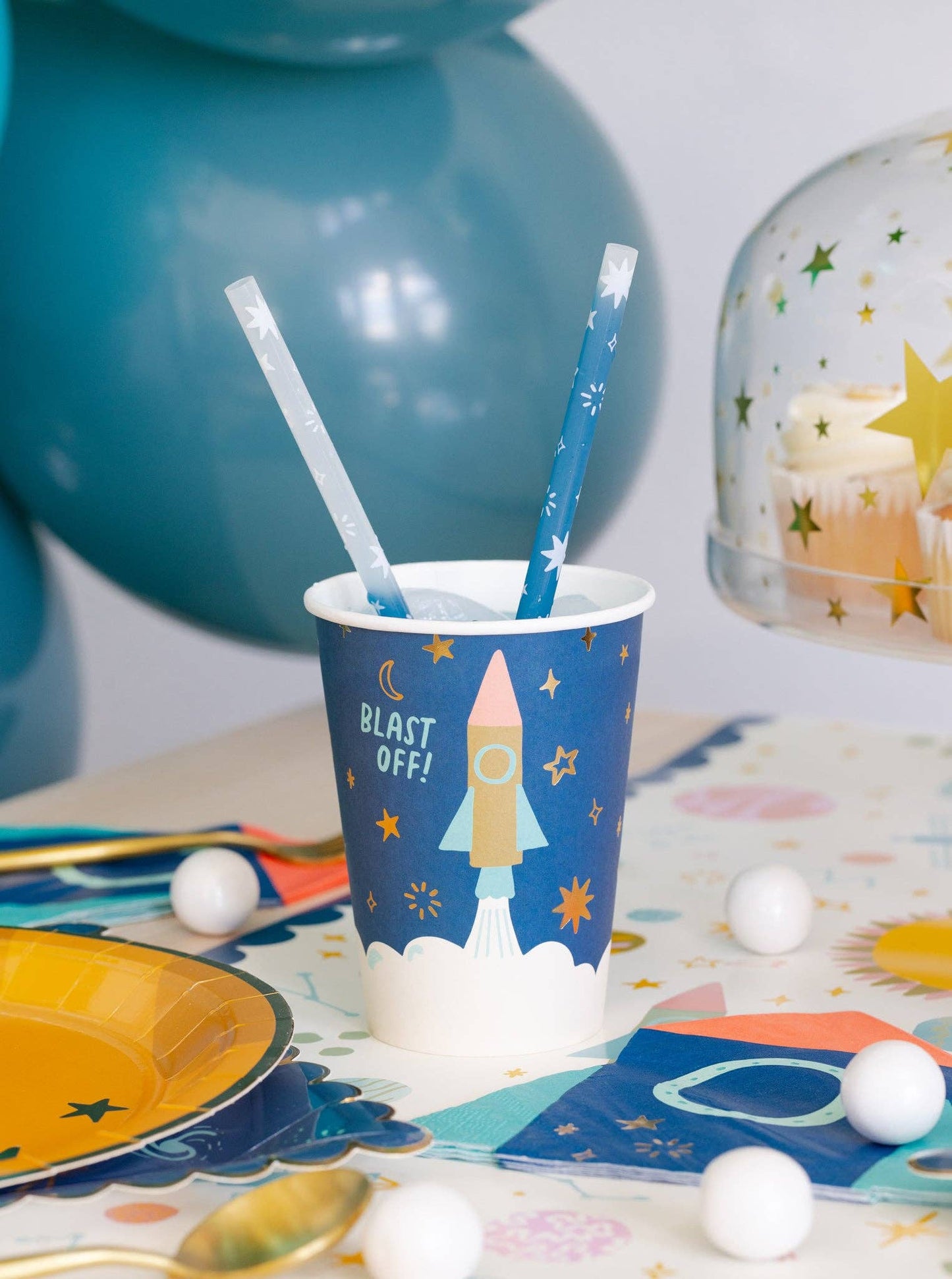 SPC1111 - Space Paper Party Cups - Winterberries