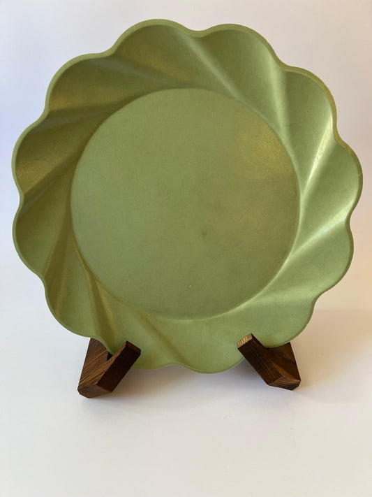 x8 SAGE WAVY LARGE BAMBOO PLATES - Winterberries