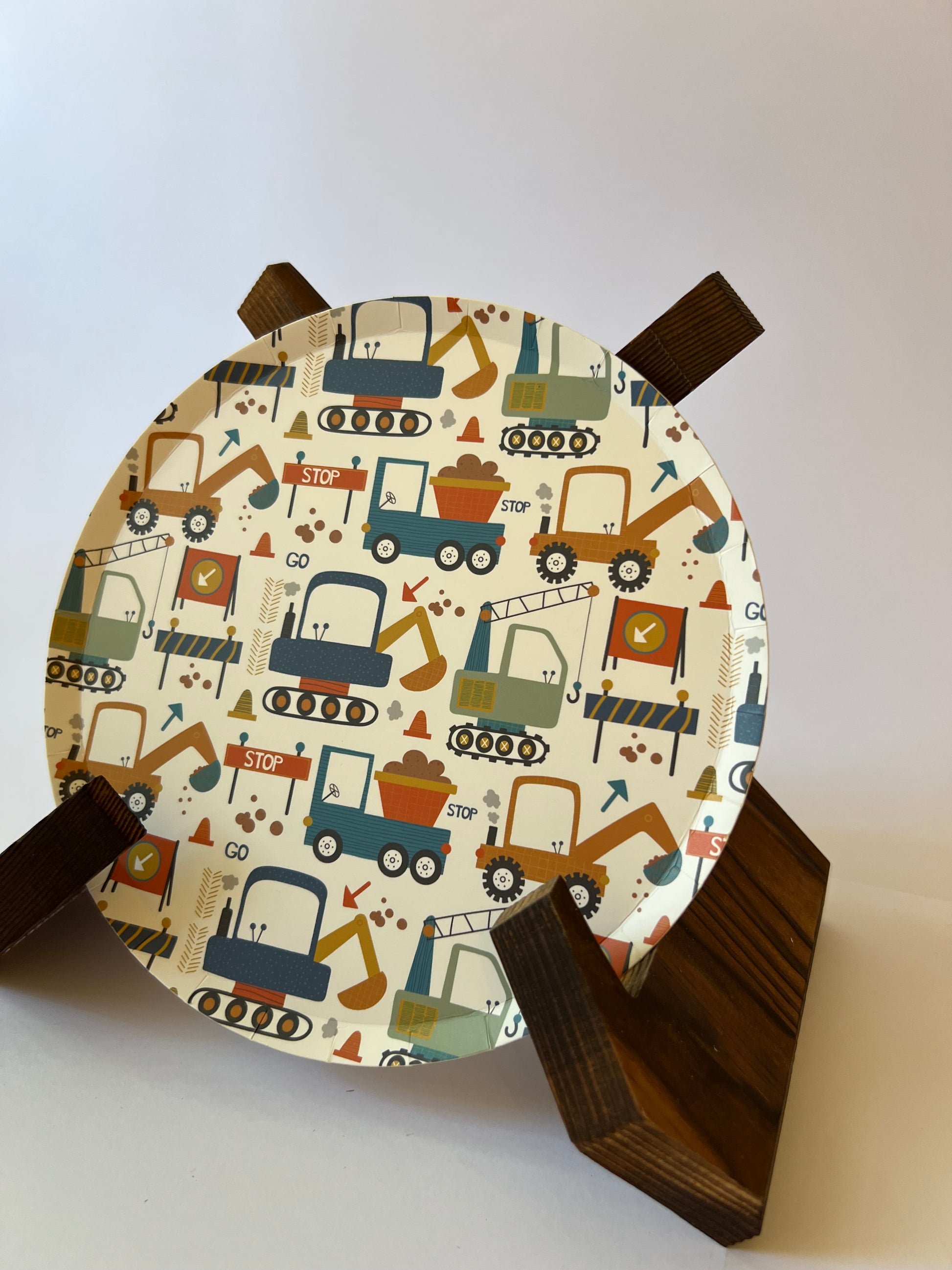 x8 BUILDER SMALL PAPER PLATES - Winterberries