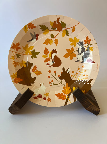 x8 FOREST ANIMALS PAPER PLATES - Winterberries